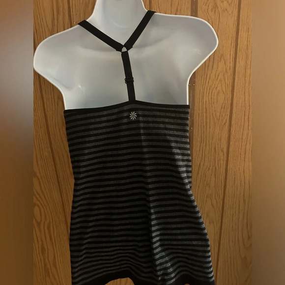 Athleta workout tank top size medium in great condition - Picture 2 of 3
